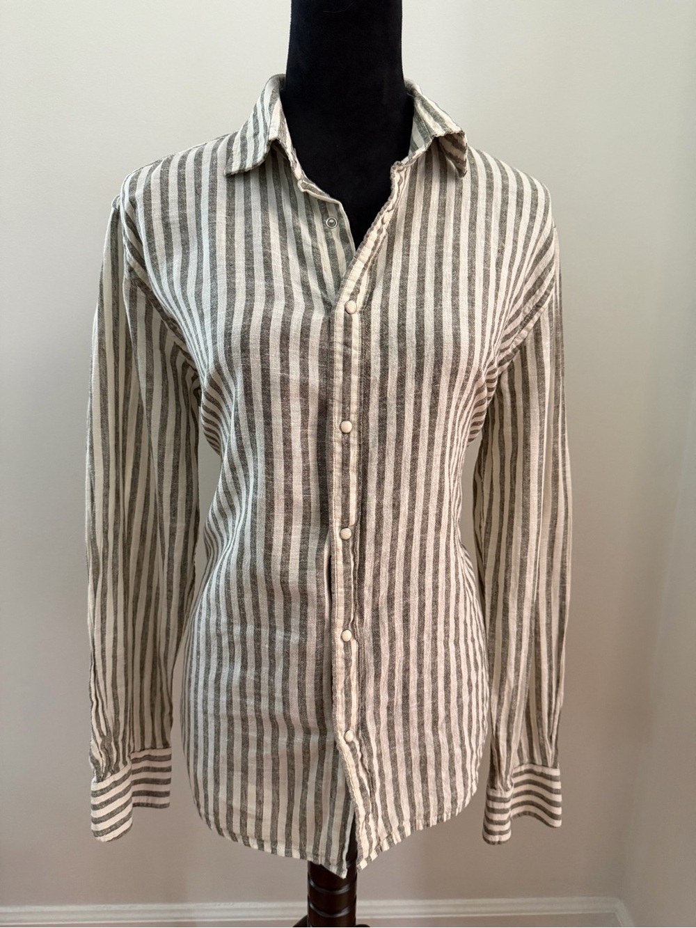 Doppelgänger Women's Striped Button-Down Shirt - Cream & Gray. Size M